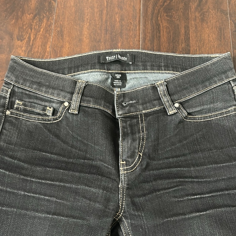 🔴 White House Black Market Black Capri jeans - Picture 3 of 5